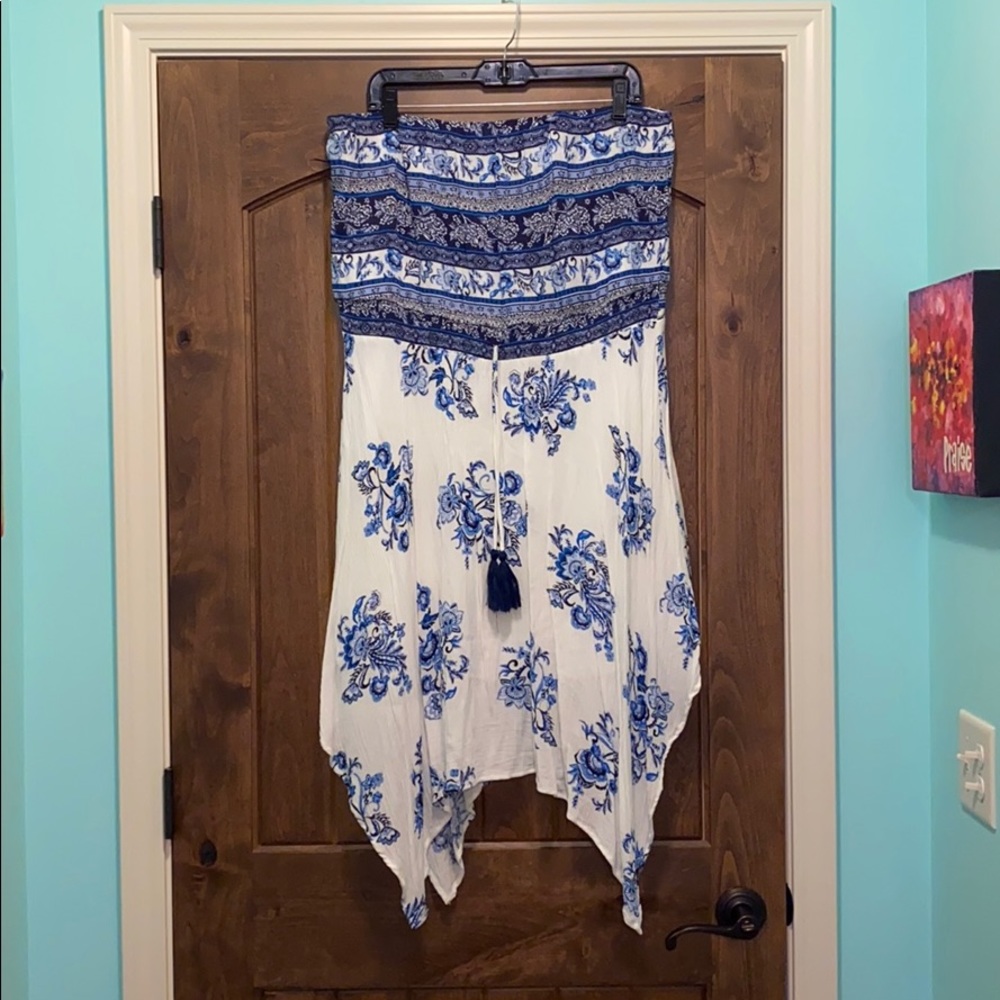 🆕 Xhilaration Blue and White Strapless Sundress